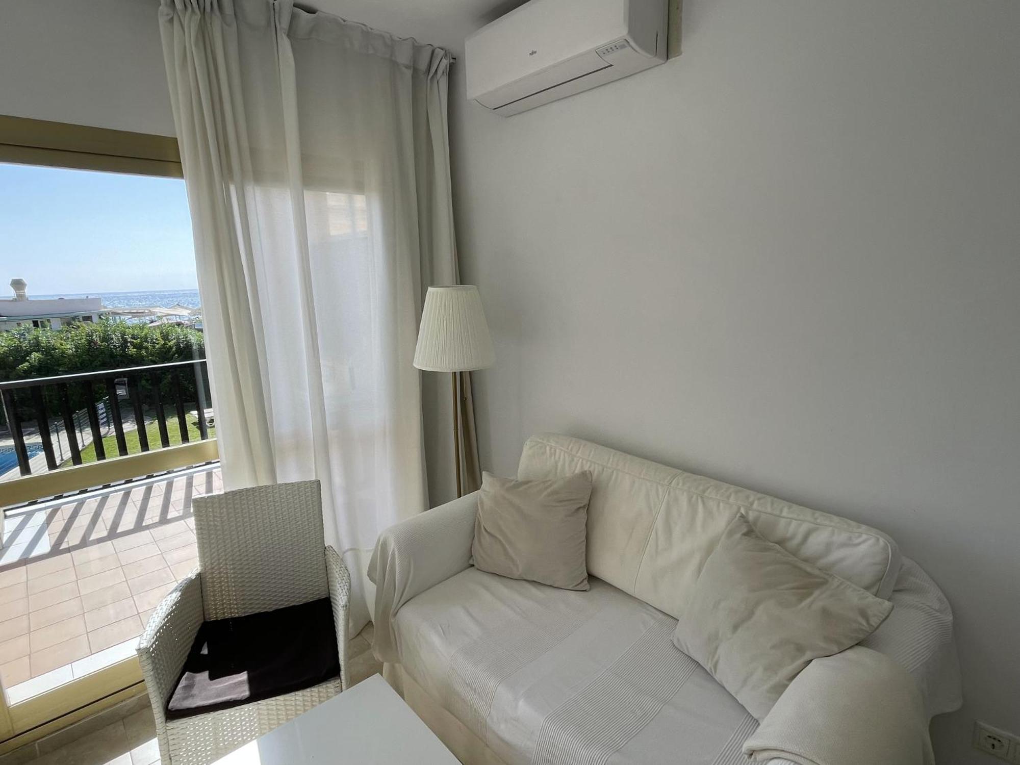 Estudio primera Linea 50 mtrs playa. Fibra 600Mb Marbella Exterior foto