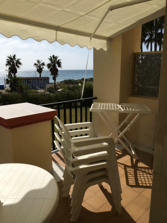 Estudio primera Linea 50 mtrs playa. Fibra 600Mb Marbella Exterior foto
