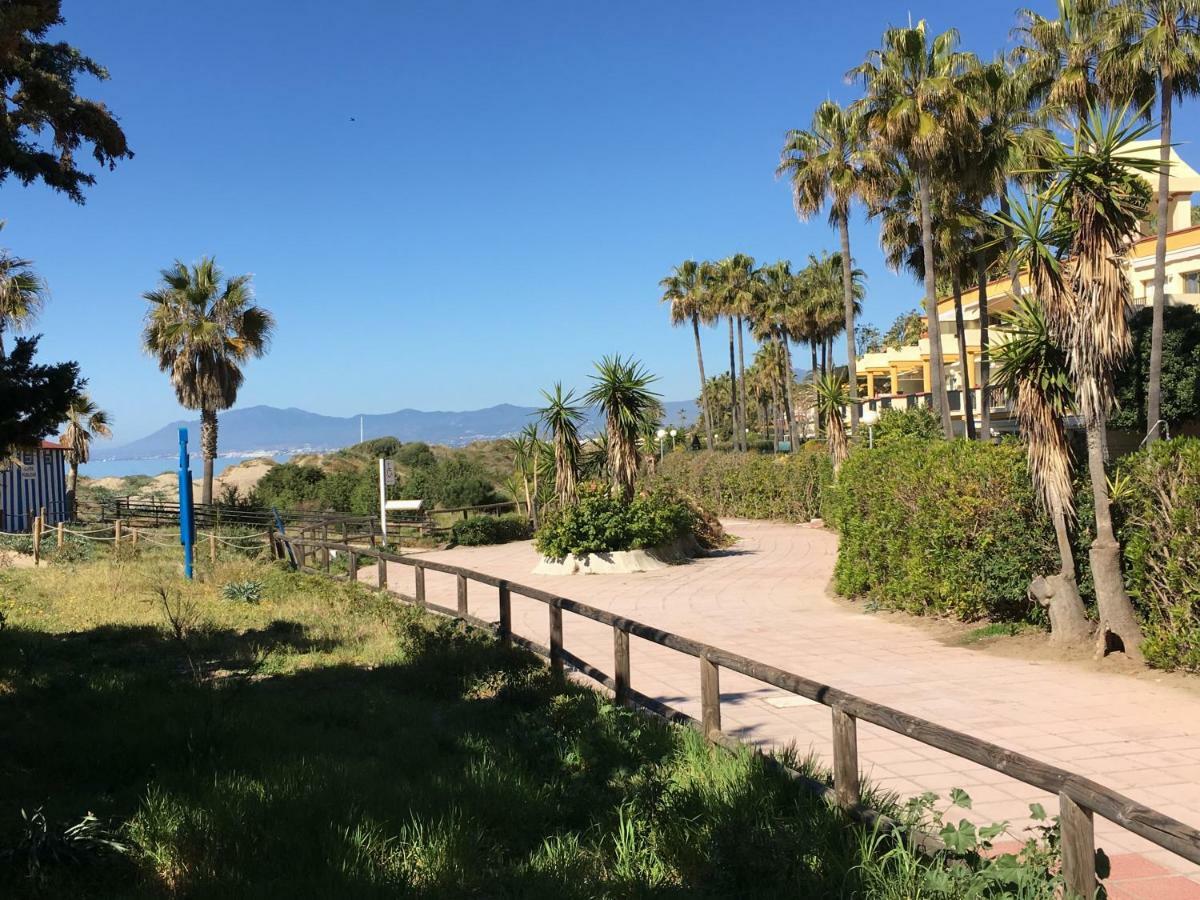 Estudio primera Linea 50 mtrs playa. Fibra 600Mb Marbella Exterior foto