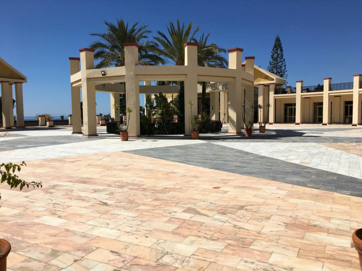 Estudio primera Linea 50 mtrs playa. Fibra 600Mb Marbella Exterior foto